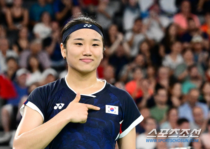 Only one win up to '金' Ahn Se-young, the world's No. 1 player, secured a silver medal by catching Tunjung! Olympic medal in 女 singles for the first time in 28 years...I can see the Grand Slam, too. 