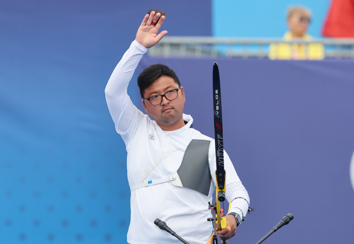 'This is the peckiness' Kim Je-deok, the last thrill of 10 points...男All three members of the Taeguk Palace will advance to the quarterfinals 