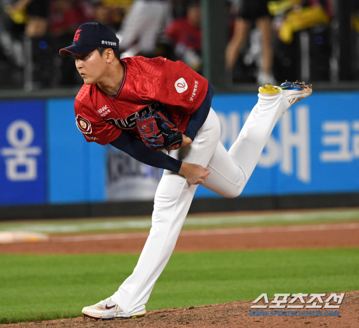 'What's going on?' Lotte's first nomination, fastball bullpen Choi Jun-yong will be on the operating table...Shoulder surgery on the 8th 