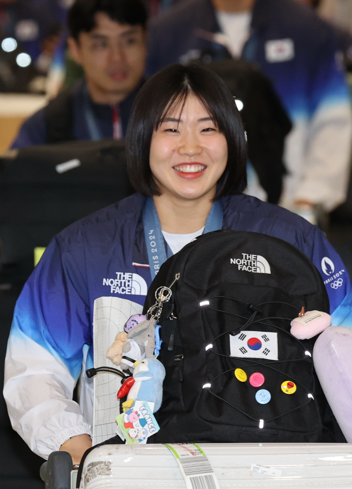 Heo Mi-mi dedicates her Olympic medal to her grandfather's grave