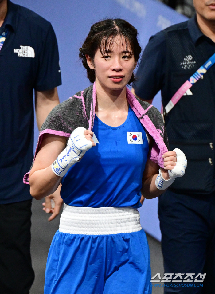 'North Korean Boxing Hero' Lim Ae-ji to stand on the bronze medal podium with Bang Chul-mi'I wanted to go higher'