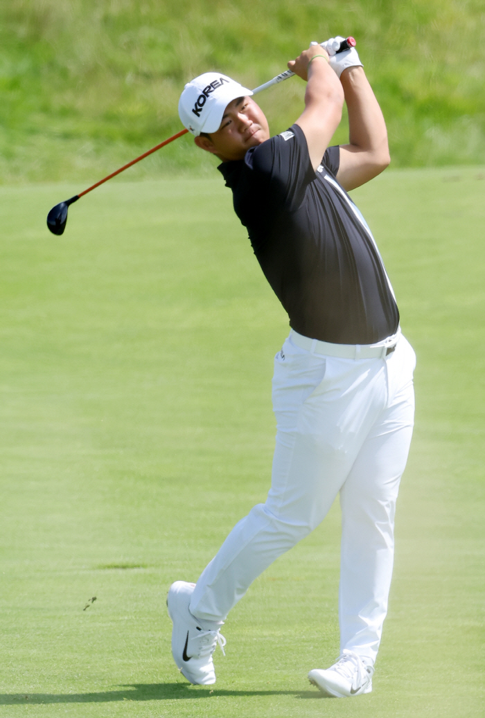 'I know why Son Heung-min is crying' Kim Joo-hyung ranked 8th in men's golf record'World No. 1' Scheffler Gold Medal