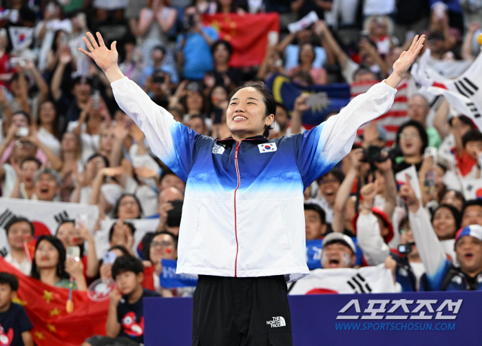 On the day of winning the gold medal, Ahn Se-young, who is willing to retire from the national team, is unreasonable to be disqualified, and it is time to look back at the association