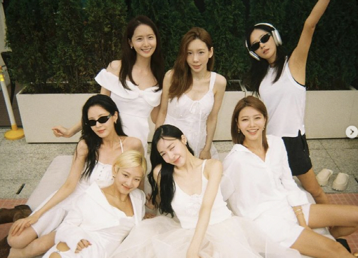  Girls' Generation, even on the 17th anniversary of their debut, is forever friendship glass a penalty?