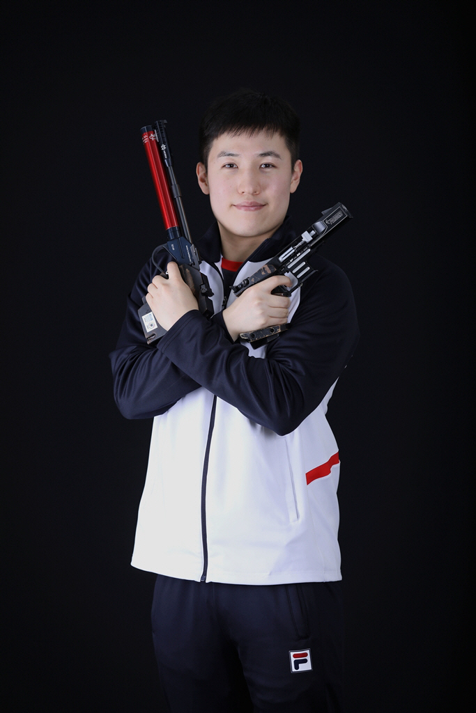 Sergeant at the end of his life has done it!!! Cho Young-jae, shooting 男 25m rapid fire pistol 銀 for the first time in Korean history!!!