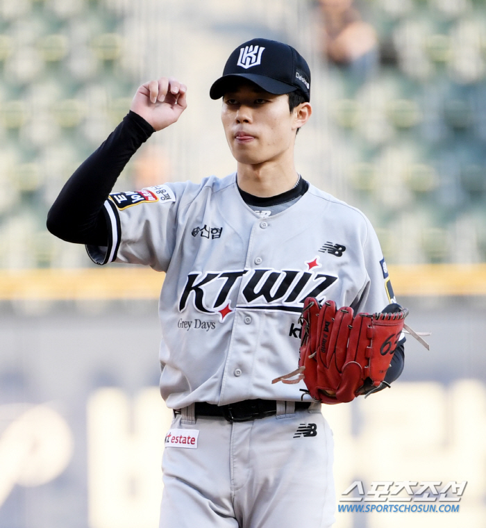 'There were times when I was greatly disappointed, but'KT Won Sang-hyun '3 wins  21K'Running, selected as the MediHill Futures Rookie Award in July