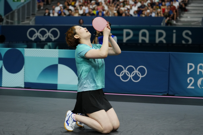 'Cheering Fairy Shin Yu-bin''One Team'Han Women's Table Tennis, Sweden 3-0!to the semifinals for the first time in 12 years