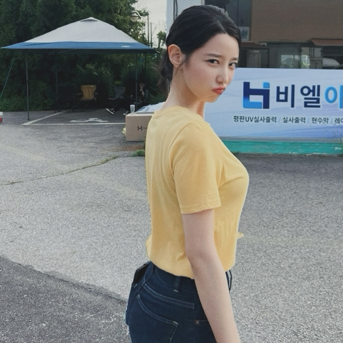 ''Galbi 女 God' Cho Hyun's natural S-line beauty and body'Perfect'