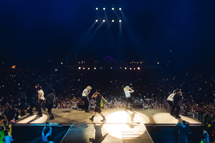 Stray Kids, U.S. Music Festival 'Lollapalooza Chicago'Huge Stage Decoration