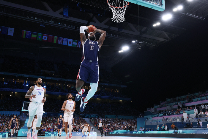 LeBron James facial injury, four stitches. Serbia's semifinal match is possible