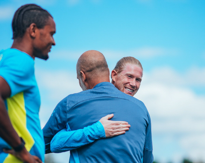 Man City's strongest, the Browner, has made an all-time dramatic transformation...'You copied Holan's hairstyle