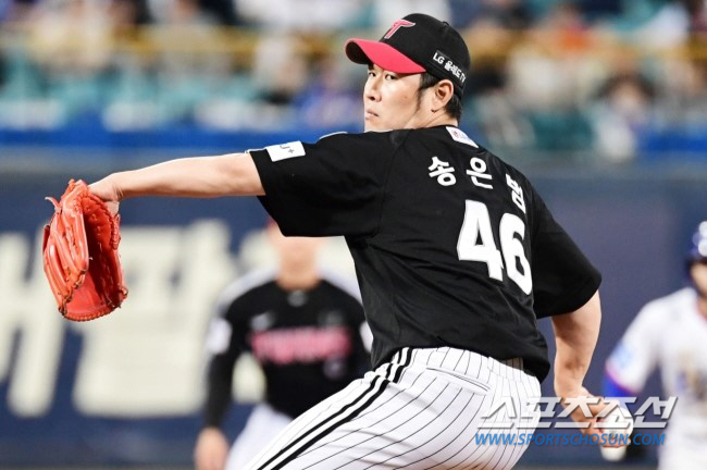 No outs, no runs on the first and second bases. From 'Jamsil Big Boy' to a double play. 50 million won, 40-year-old veteran, 2 innings, 3 hits and no runs. When is the first team call-up? 