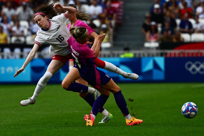 'AGAIN 2008'4th 金미국 U.S. vs. Brazil, women's soccer 'Golden Ending' in the final