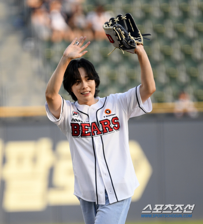  Winner Kim Jinwoo 'Baseball Outing'