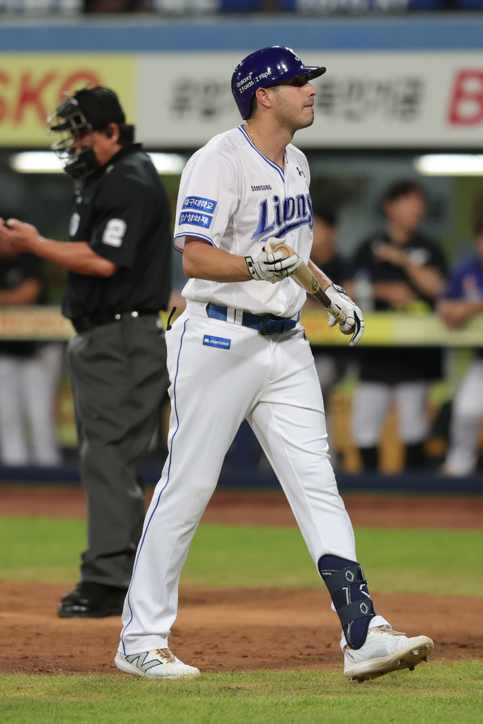 The pitcher was also embarrassed...I can hear new foreigners save themselves and break down teamwork