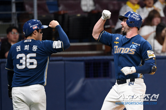 We hit 3 home runs. No game? 'Water bomb' Sajik → Install ultra-light water tarpaulin to stop the NC-Lotte match 