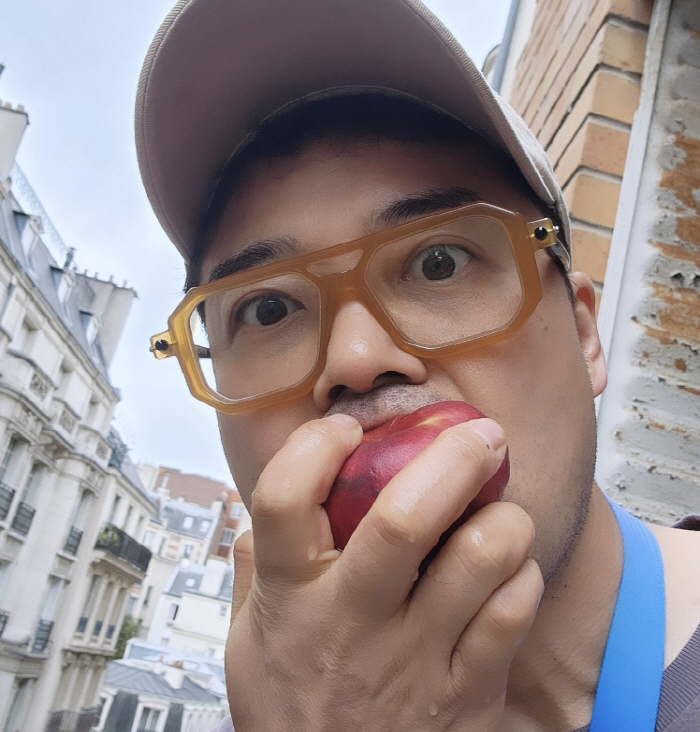 'Weightlifting Broadcast' Jeon Hyun-moo'Copying Shin Yu-bin'A proof shot of arrival in Paris