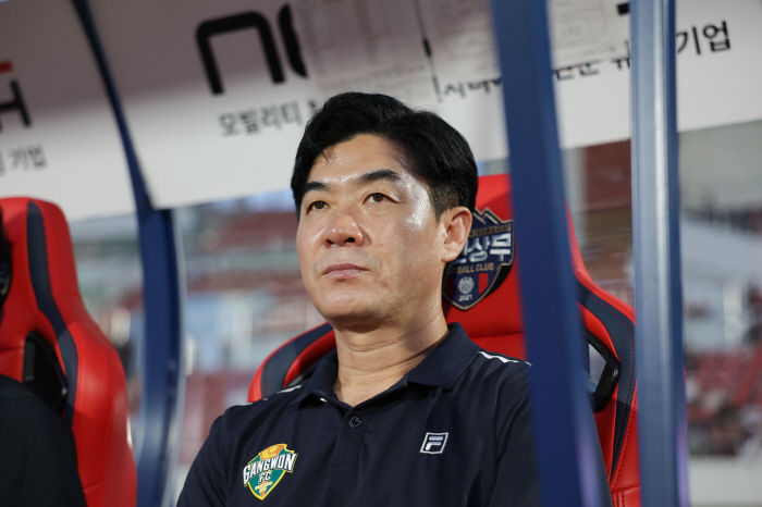 'Help' Yang Min-hyuk impresses in front of coach Hong Myung-bo'2 goal Lee Sang-heon → 1st place' Gangwon, 2-1 come-from-behind victory over Gimcheon