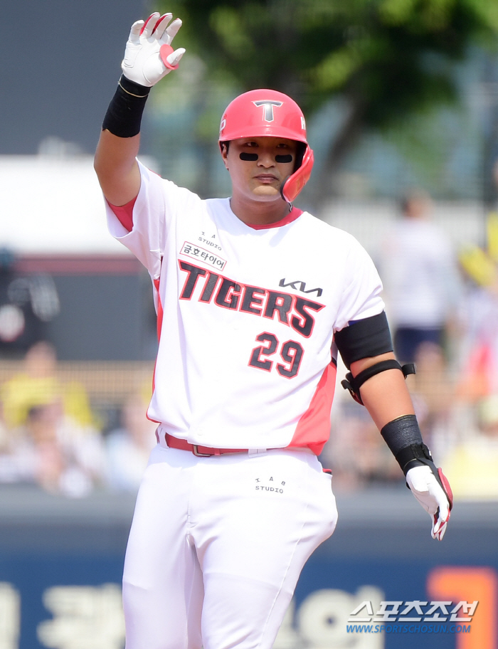 'Long innings'A first two-run shot presented to a large pitcher who had to endure, and Byun Woo-hyuk and Lee Seung-min's fourth home run of the season (Gwangju site)