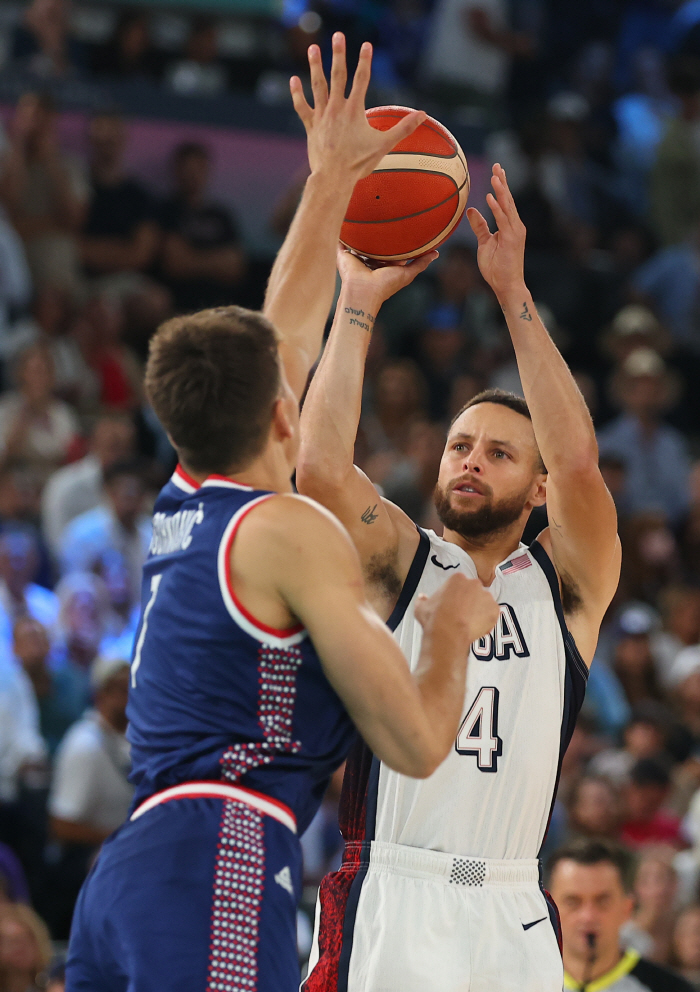 Phew, I thought I was going to lose.' The U.S. Dream Team won the semi-final against Serbia with Curry 36 points'...a final clash with France