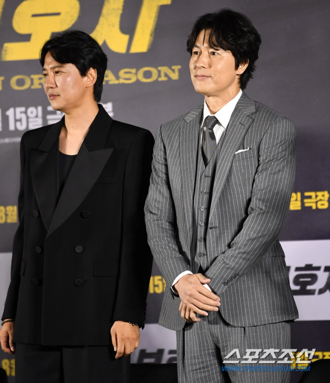 'Robbery'Kim Nam-gil →'10 million actor'Jung Woo-sung, 'Revolver' box office support..Host GV with Director