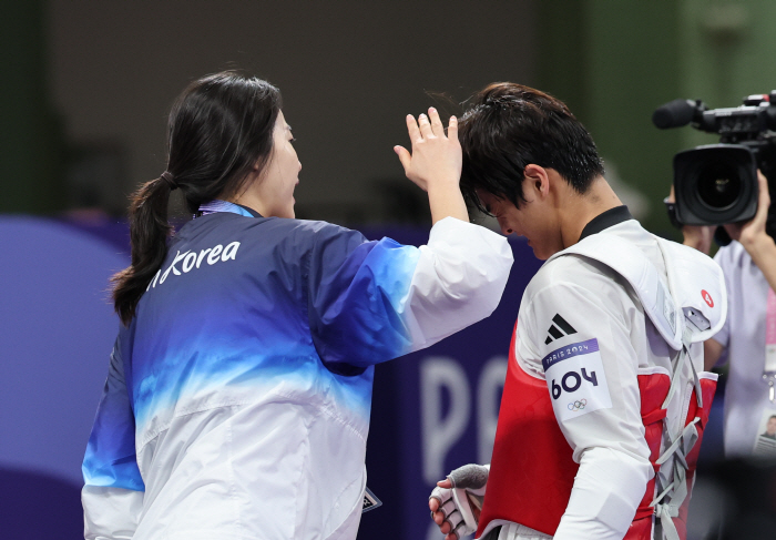 Seo Kun-woo, who survived from his death, won a new victory in the 80kg Taekwondo quarterfinals and advanced to the semifinals'