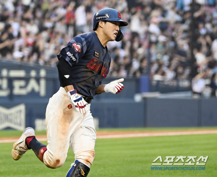 'What's going on?' Perfect body ball, thunderous home run...Son Sung-bin's first consecutive 2G shot in his life 