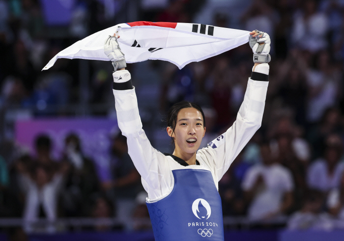 'World's 24th Unexpected Drama'Kim Yu-jin's 女 Taekwondo 57kg class Friday for the first time in 16 years!13 gold medals are the most ever in Korea 