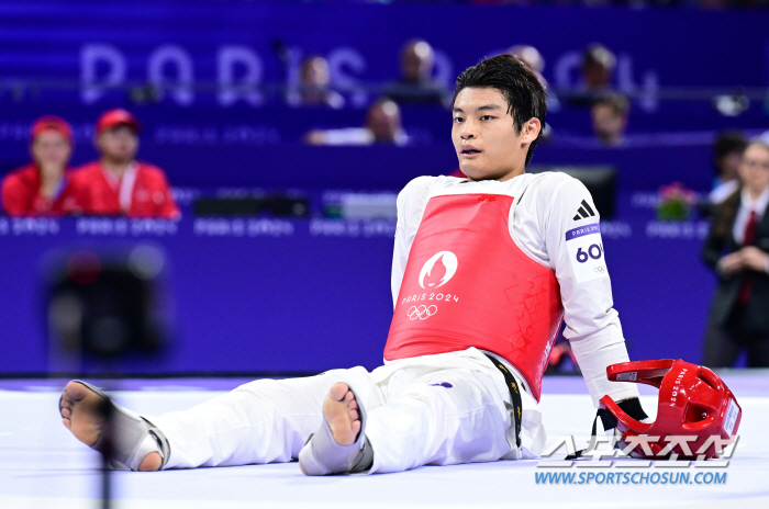 ''I didn't have enough effort, I won't cry again.'' Storm sobbing after a disappointing bronze medal failure, Taekwondo Seo Kun-woo grows like that 