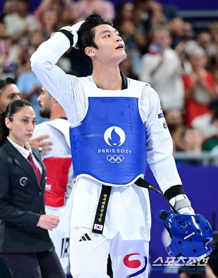 ''I didn't have enough effort, I won't cry again.'' Storm sobbing after a disappointing bronze medal failure, Taekwondo Seo Kun-woo grows like that 