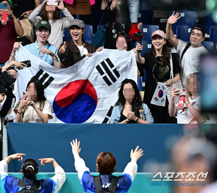 Lee Dong-wook and Shiny Min-ho, 'Shin Yu-bin → Jin Ji-hee' in 女 table tennis  'bronze medal  'Thumbs up  cheers' 