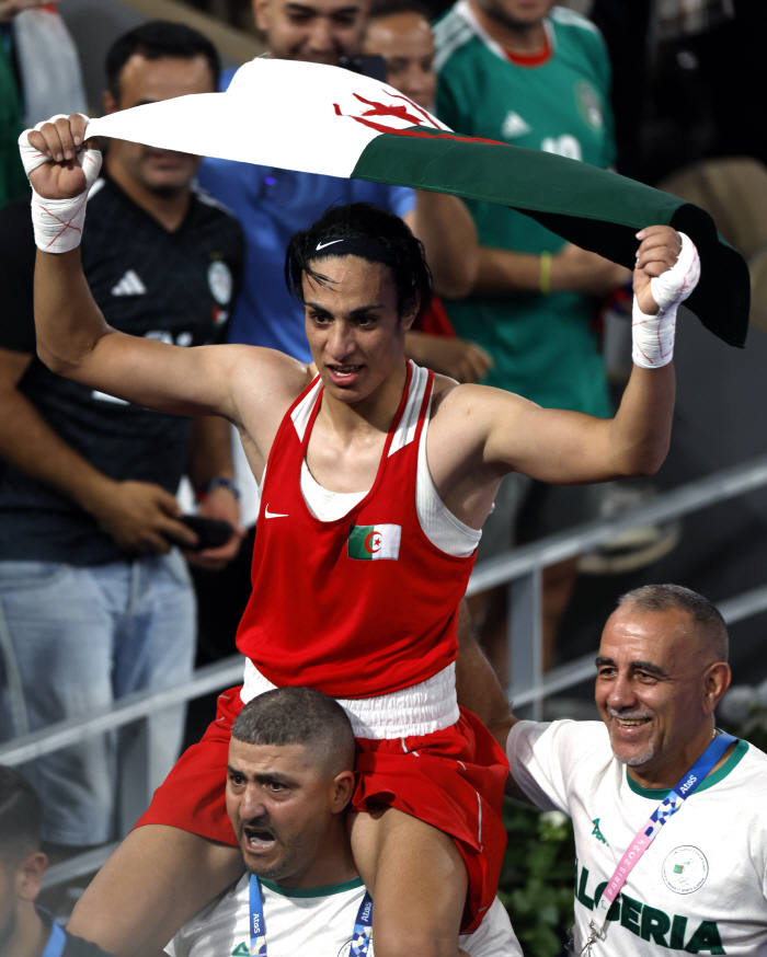  'Others' criticism drove gold medal' Gender Controversy 女 boxing caliphate rages after winning gold medal