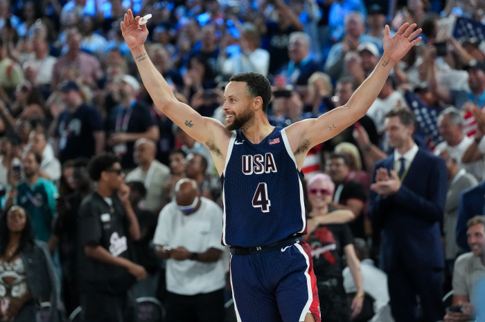 4 consecutive 3-point fixer Curry  Double LeBron. the legendary 'Lepducker' trio. What is the meaning of winning the gold medal at the Paris Olympics?