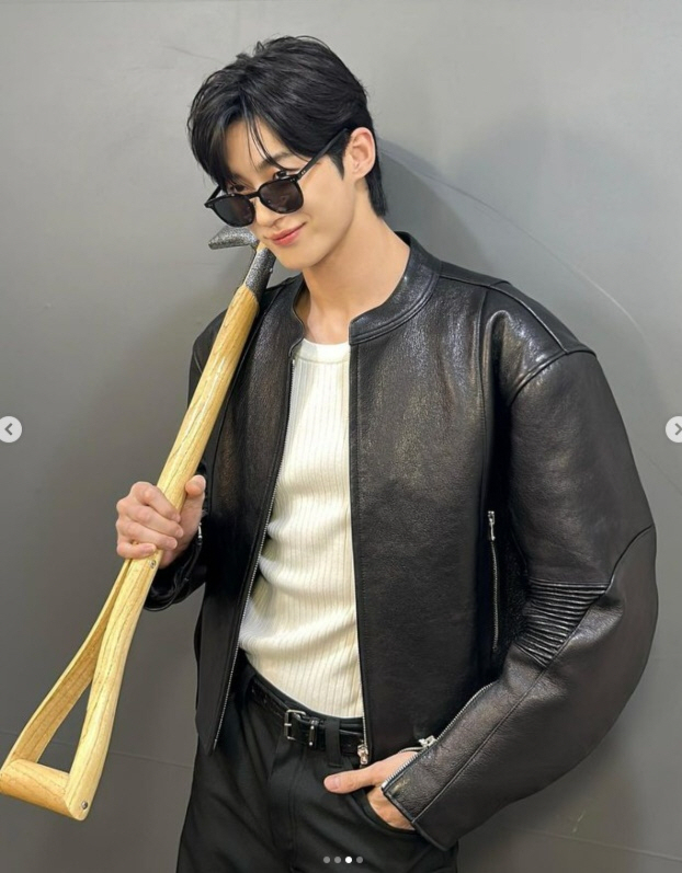 Byeon Wooseok, I just held up a shovel...'What's going to be so sexy?'