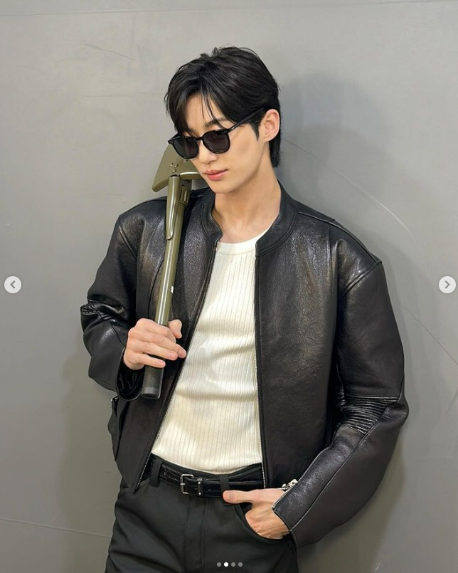 Byeon Wooseok, I just held up a shovel...'What's going to be so sexy?'