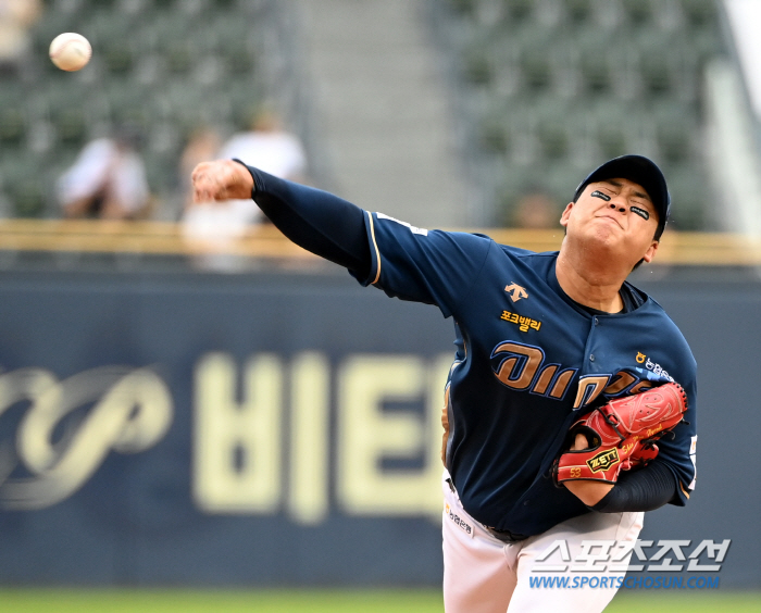 'Crazy' Two runs on errors in the top of the ninth inning → Austin solo shot in the bottom of the ninth inning → Park Dong-won's finishing two-run double. LG won four games in a row, with a 4-3 turnaround. 'Master of Reversing' is back. 