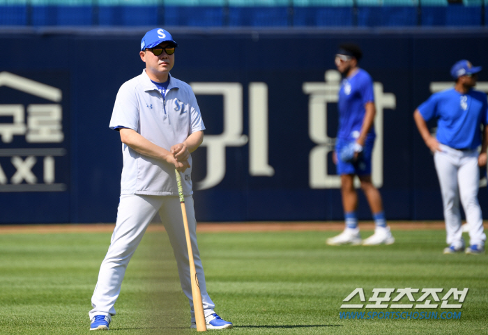 'It's not as fast as I thought it would be' Real, Lauer, a harsh reporting ceremony for his debut against Samsung, '3.1 innings, 2 homers, 4 runs' 