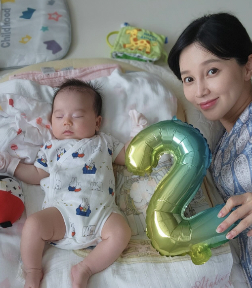 Ayumi 'My two-month-old daughter grew up a lot...I'm surprised at every person I meet.'