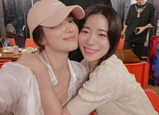 Lim Ji-yeon 'Song Hye-kyo 'Pretty' says she doesn't get tired of compliments' '