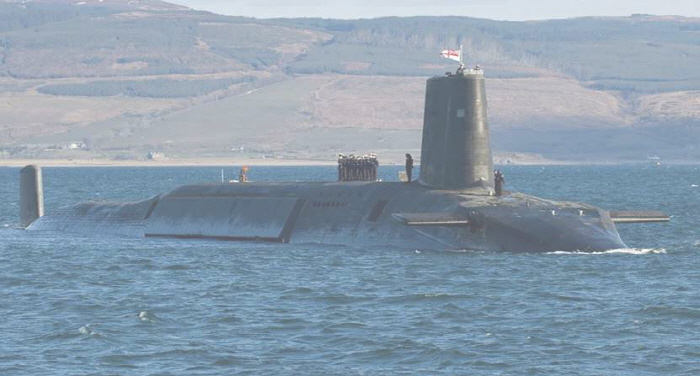 英 Nuclear Submarine Captain filmed sex with his subordinates and then 'bullied'