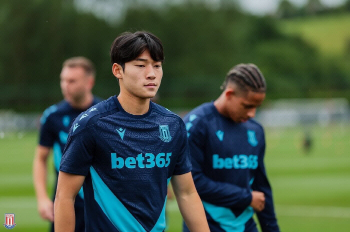 King of Stoke, I call you in London! Will Bae Jun-ho be able to enter the EPL...Interested clubs appear →'The club still plans to keep it'