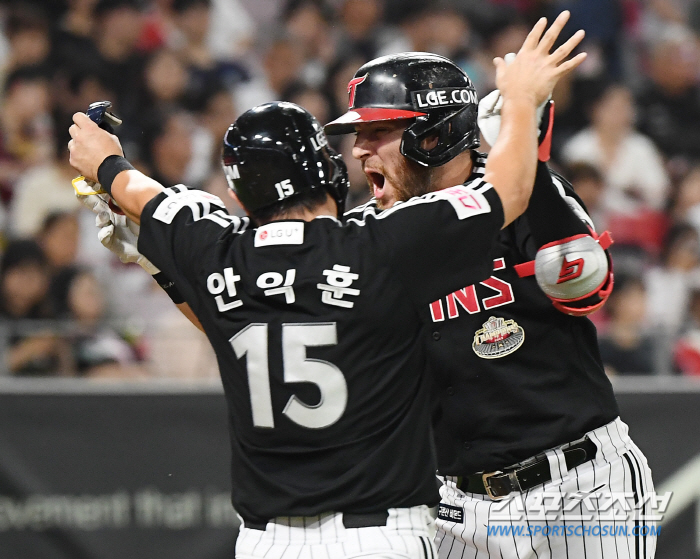 It was only 5 wins and 14 losses. She also broke the jinx on Tuesday, showing a bright smile and cunning ability for the team to manage the crisis in the ninth inning.'