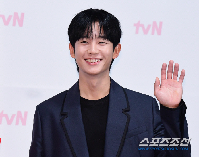  Jung Hae-in 'Smile of Um Chin You Can't Hate '