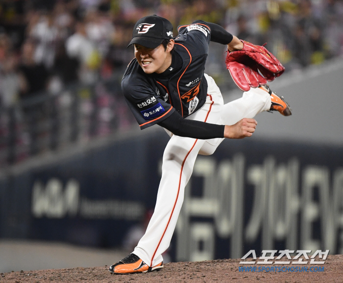 Ryu Hyun-jin → Park Sang-won → Kim Seo-hyun → Kim Gyu-yeon?→ Lee Sang-gyu? The beginning of the eighth inning. Why Director Dal revealed himself 'Han Seung-hyuk's shoulder discomfort while warming up. I can't blame those friends'