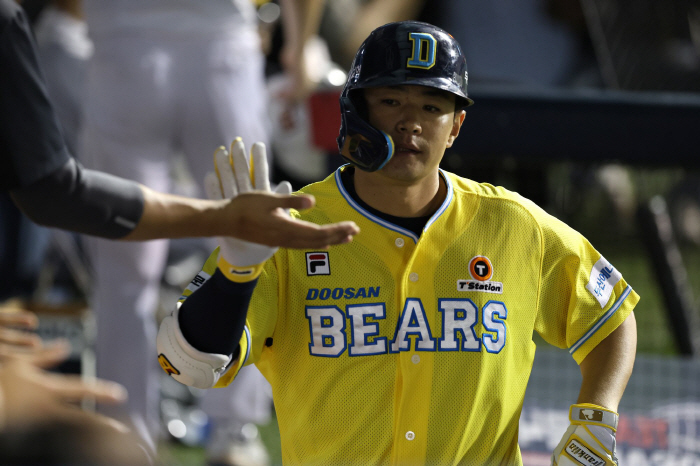 Doosan's pitching baseball → Kim Jae-hwan will be eliminated! Doosan pulled the reins to chase 3rd place with 4-3 come-from-behind victory over busy Lotte 