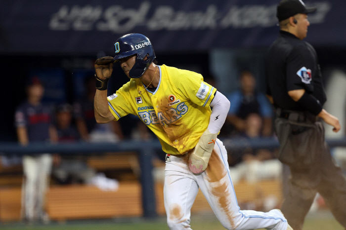 Doosan's pitching baseball → Kim Jae-hwan will be eliminated! Doosan pulled the reins to chase 3rd place with 4-3 come-from-behind victory over busy Lotte 