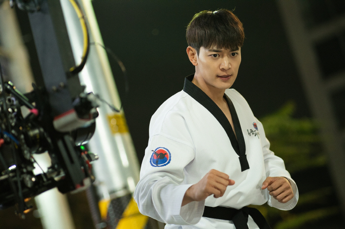 Choi Minho, the handsome Taekwondo instructor also looks good in his uniform