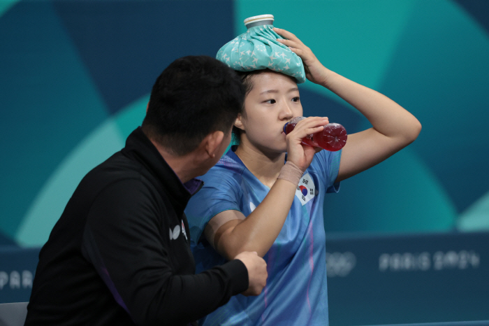 'Walkle Peepyak, Heartwalkle' Shin Yu-bin Donates KRW 100 Million for juniors in the Elementary Table Tennis Federation (Exclusive)