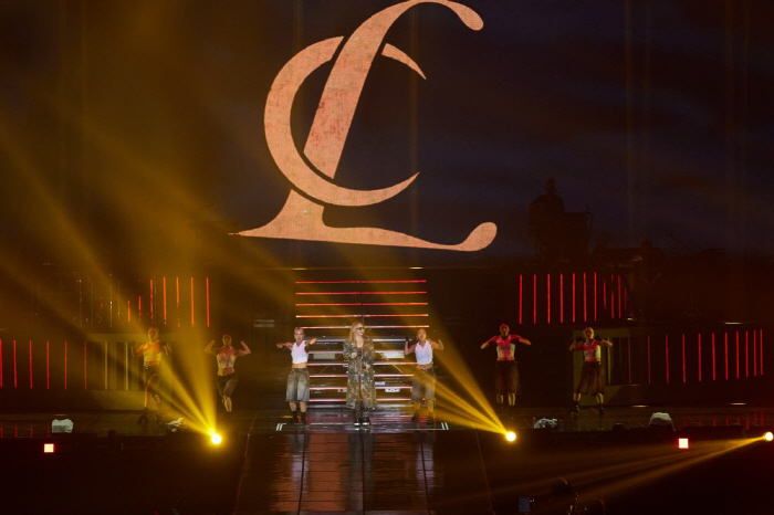 CL's Surprise Appearance at TREASURE Concert Boosts Anticipation for 2NE1's Full Reunion