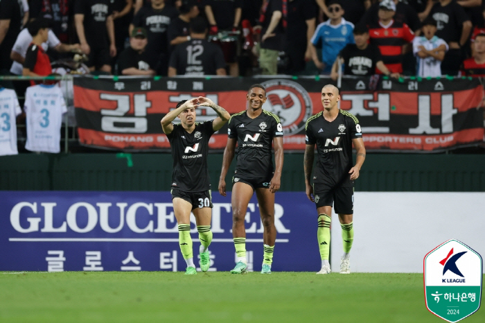 Kwon Chang-hoon 'Crazy Theater Goal Before Debut' Kwon Chang-hoon Proves Why Jeonbuk recruited him in one game 'Fighted 10 People' Pohang 2-1